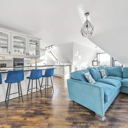 Pochin House Collections *